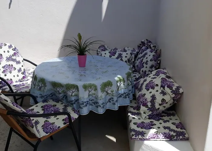 Mini Petra - Purple & With Kitchen And Garden 두브로브니크