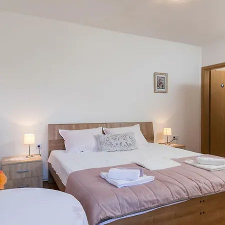 Appartement Mini Petra - Purple & With Kitchen And Garden Dubrovnik