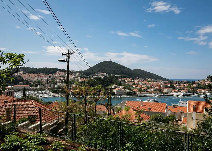 Mini Petra - Purple & With Kitchen And Garden アパート *