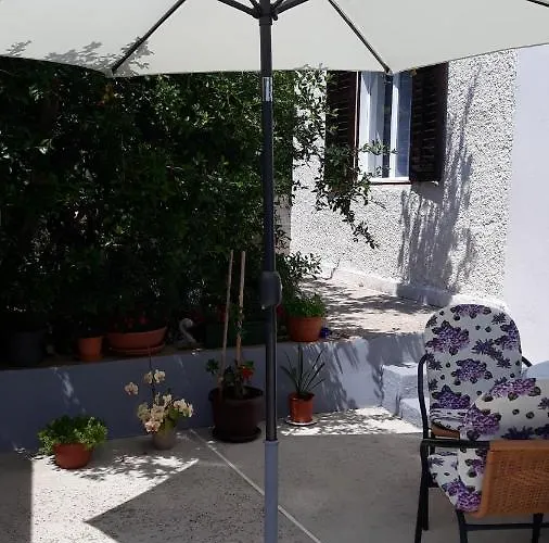Appartement Mini Petra - Purple & With Kitchen And Garden *