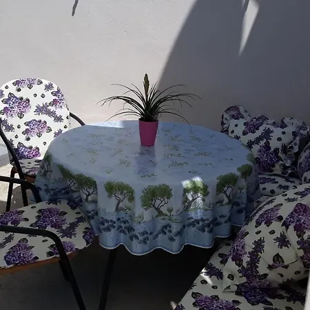 아파트 Mini Petra - Purple & With Kitchen And Garden