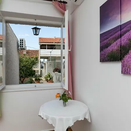 아파트 Mini Petra - Purple & With Kitchen And Garden *